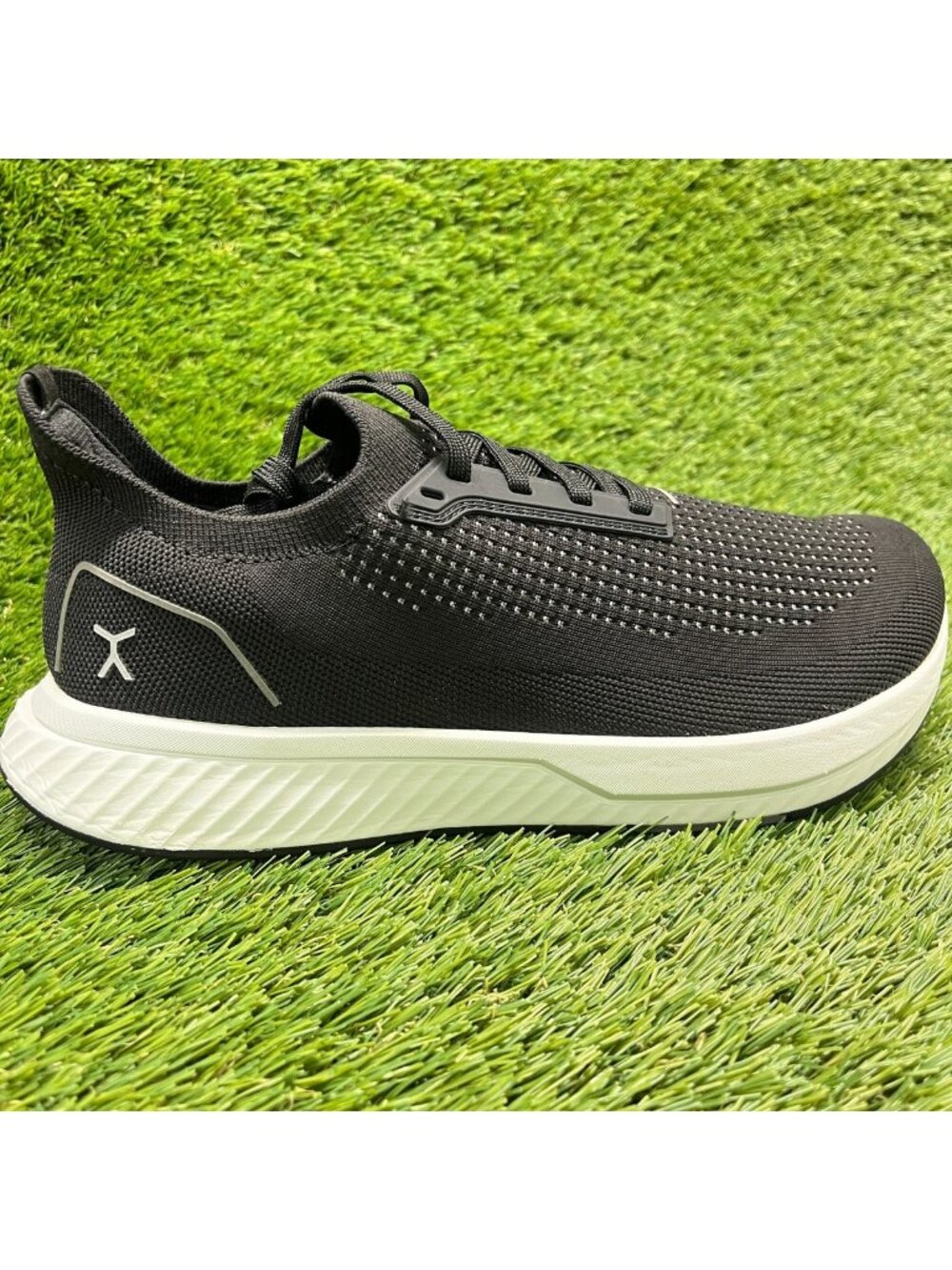 Flux Footwear Adapt Runner Black Mens Size 9 Womens 10.5 Athletic Shoes Sneakers